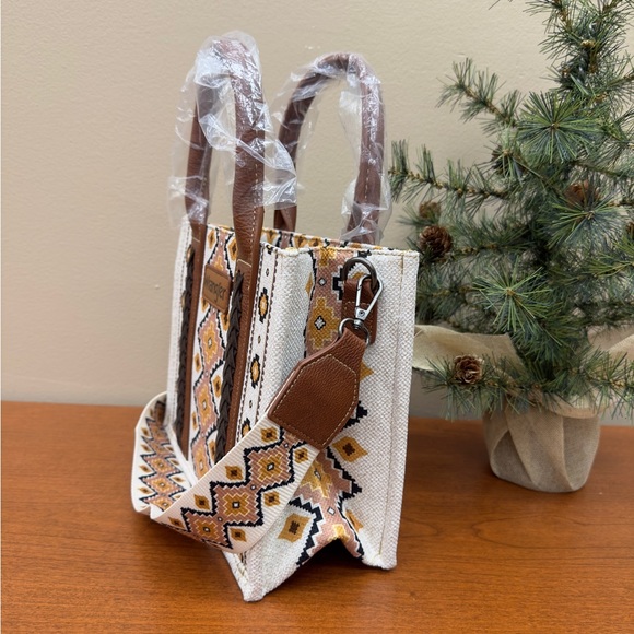 NEW Wrangler Mini Tote Brown Crossbody Purse Guitar Strap Western Aztec Handbag - Picture 5 of 9